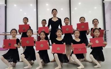 Miya Isee灰姑娘芭蕾舞培訓優秀教師，引領專業藝術教育