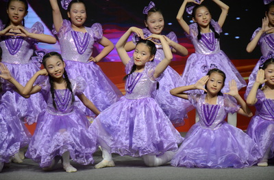 奎文區(qū)‘周末藝相逢’全民才藝秀活動啟動，兒童舞蹈表演服務(wù)閃耀登場