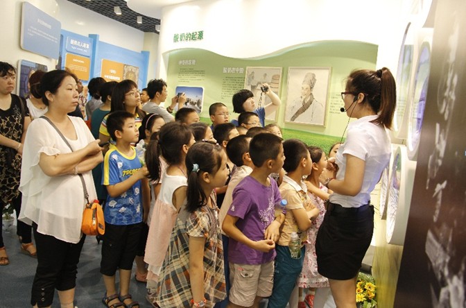 童心奶香，悅享成長(zhǎng) 君樂(lè)寶乳業(yè)以創(chuàng)新展覽服務(wù)點(diǎn)亮世界牛奶日