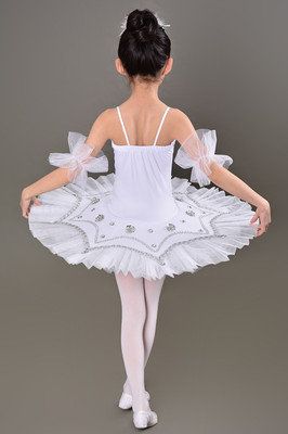 六一兒童節演出首選 小天鵝芭蕾舞裙，打造夢幻舞臺瞬間